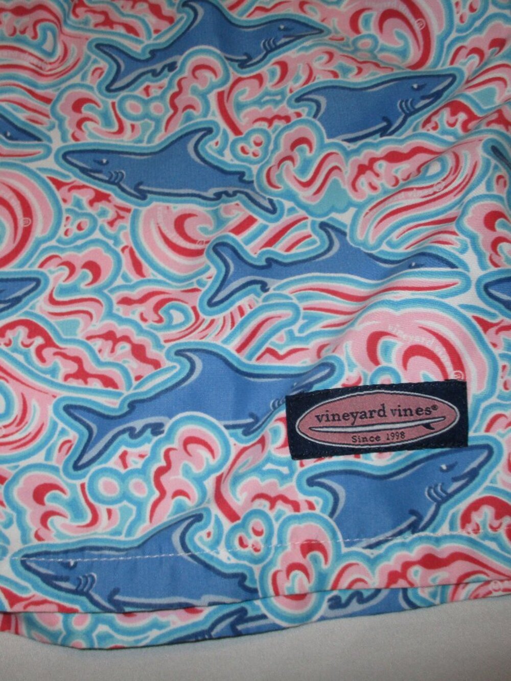 Vineyard Vines Mens Size XL All Over Shark Print Shorts Swim Trunks Lined